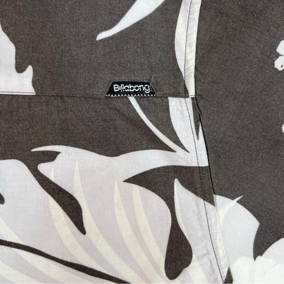 Billabong Hawaiian/ tropical shirt brown/ white men’s medium - Picture 5 of 12